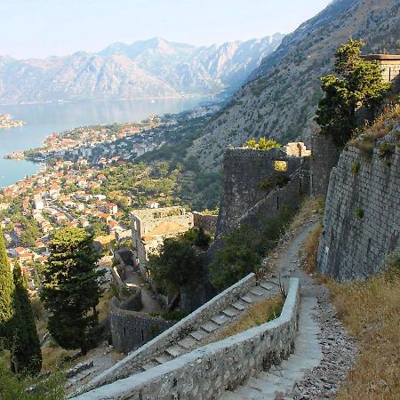 Old Town Kotor Square Apartment Exterior photo