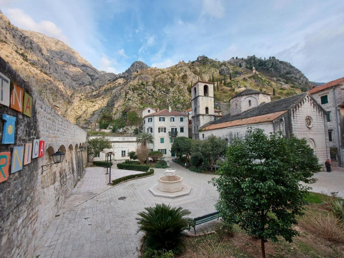 Old Town Kotor Square Apartment Exterior photo